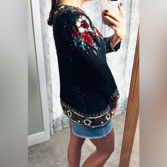 Vintage women’s black silk sequin evening jacket with red floral design. - Picture 7 of 17